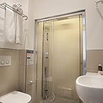 bagno app. corallo 2° piano e camera quadrupla family al 1°